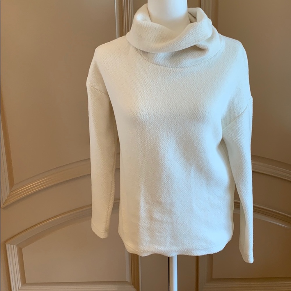 A New Day Cute Soft Funnel Neck Cozy Top EUC